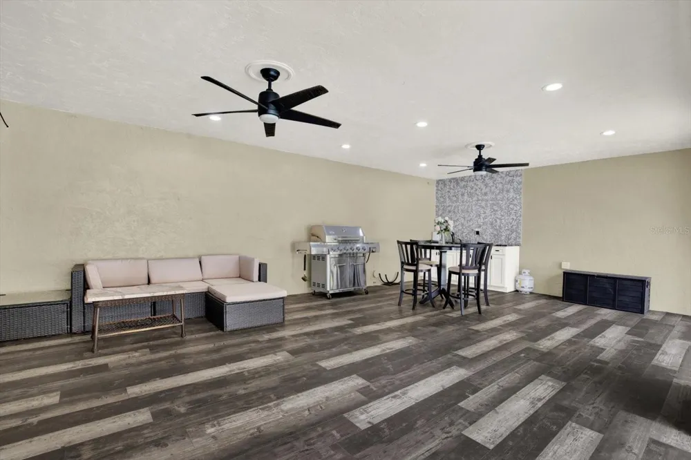7487 RIVER COUNTRY DRIVE Weeki Wachee, FL 34607