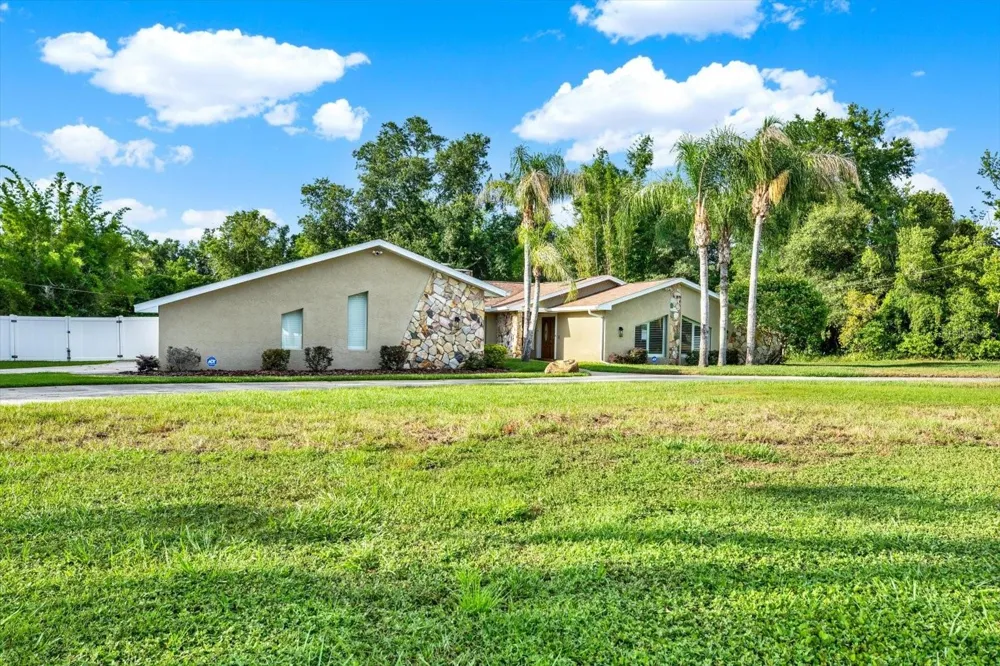 7487 RIVER COUNTRY DRIVE Weeki Wachee, FL 34607