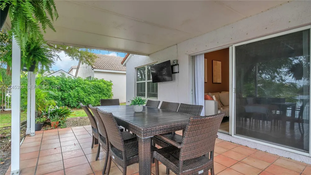 2048 NW 164th Ave Pembroke Pines, FL 33028