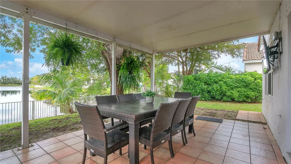 2048 NW 164th Ave Pembroke Pines, FL 33028