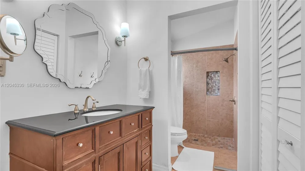 2048 NW 164th Ave Pembroke Pines, FL 33028