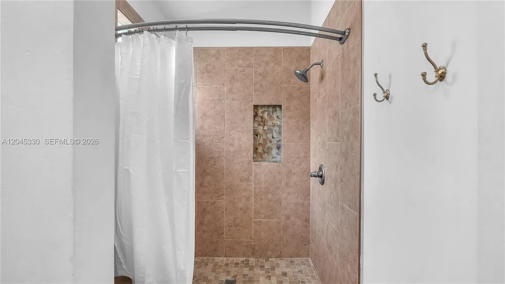 2048 NW 164th Ave Pembroke Pines, FL 33028