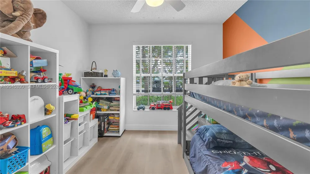 2048 NW 164th Ave Pembroke Pines, FL 33028