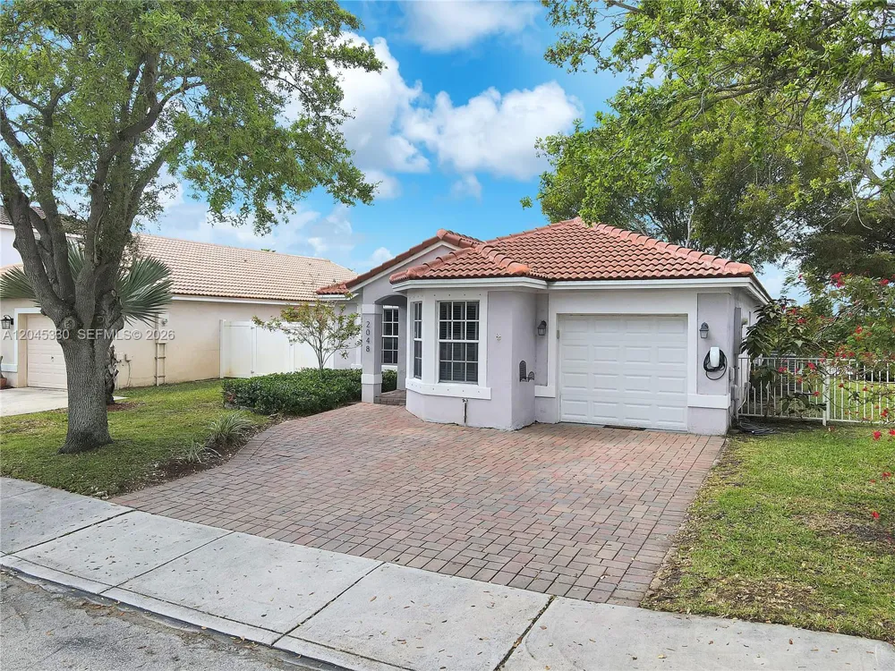 2048 NW 164th Ave Pembroke Pines, FL 33028
