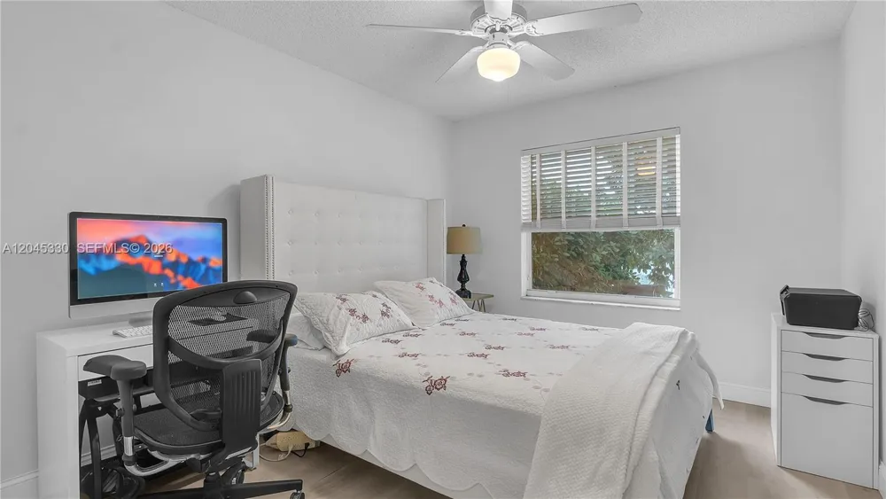 2048 NW 164th Ave Pembroke Pines, FL 33028