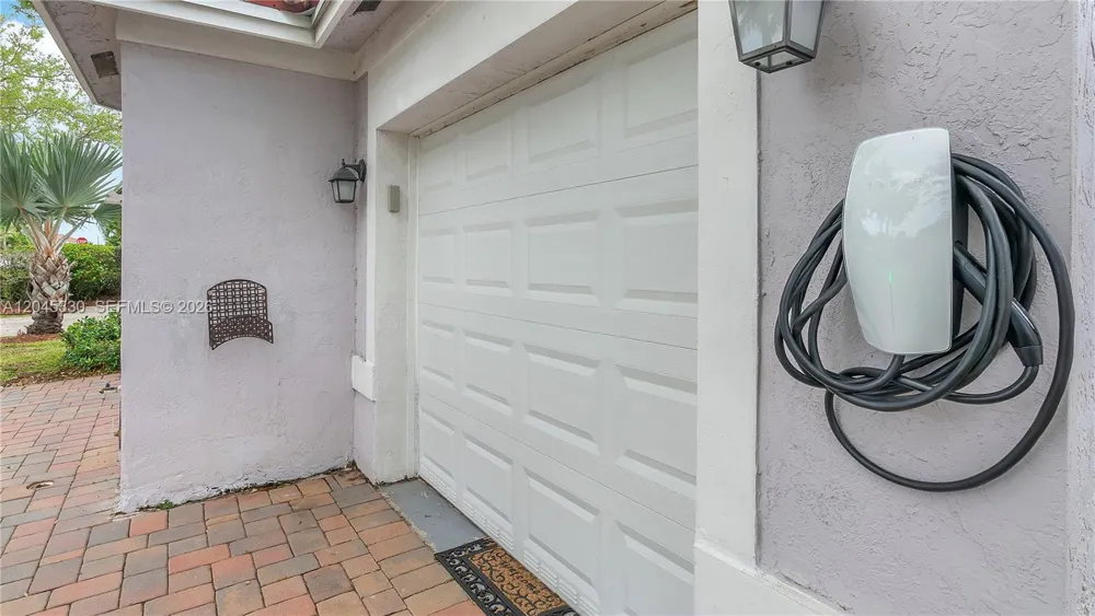 2048 NW 164th Ave Pembroke Pines, FL 33028