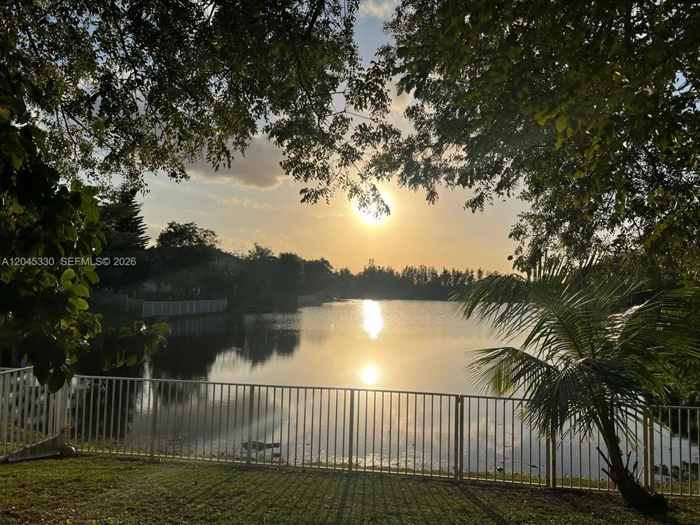 2048 NW 164th Ave Pembroke Pines, FL 33028