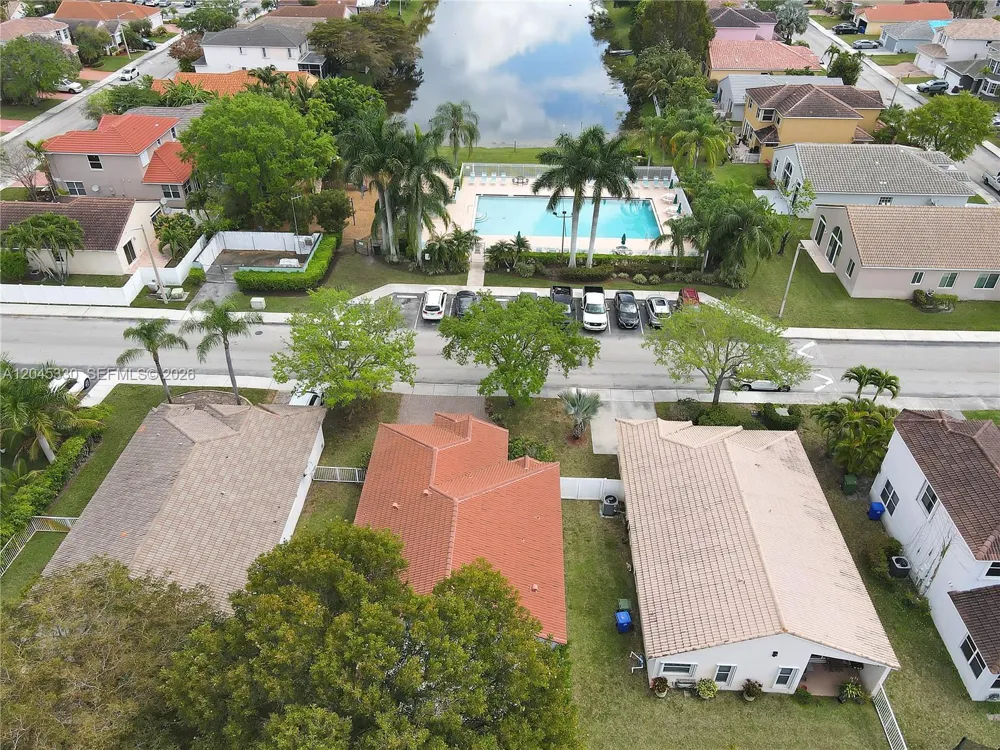 2048 NW 164th Ave Pembroke Pines, FL 33028