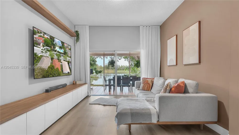 2048 NW 164th Ave Pembroke Pines, FL 33028