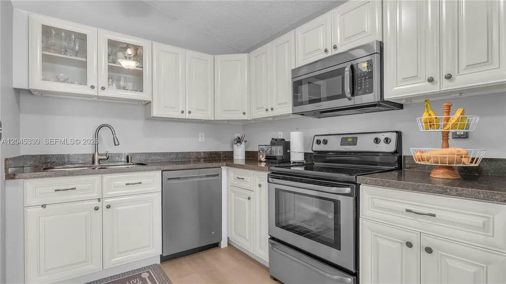 2048 NW 164th Ave Pembroke Pines, FL 33028
