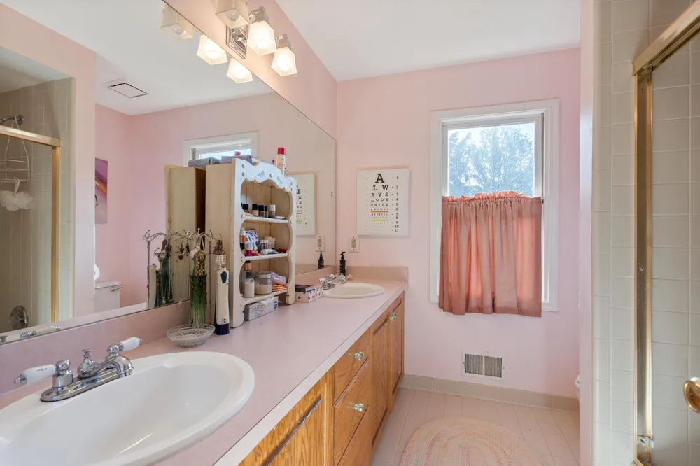 17733 Rolling Woods Circle Northville, MI 48168