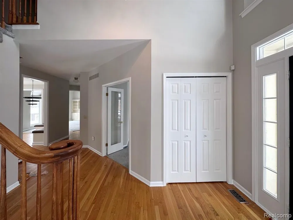 17733 Rolling Woods Circle Northville, MI 48168