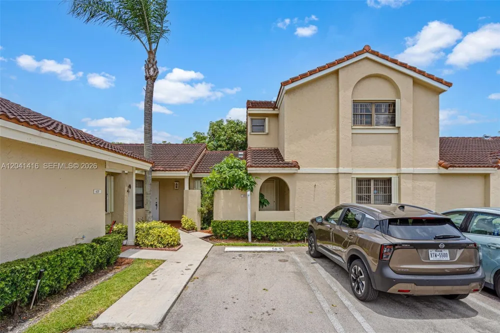 6233 NW 170th Ter Miami, FL 33015