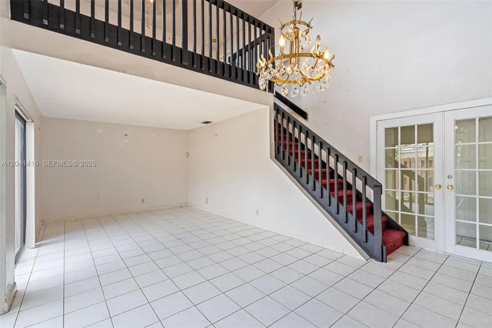 6233 NW 170th Ter Miami, FL 33015
