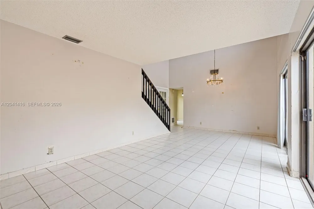 6233 NW 170th Ter Miami, FL 33015