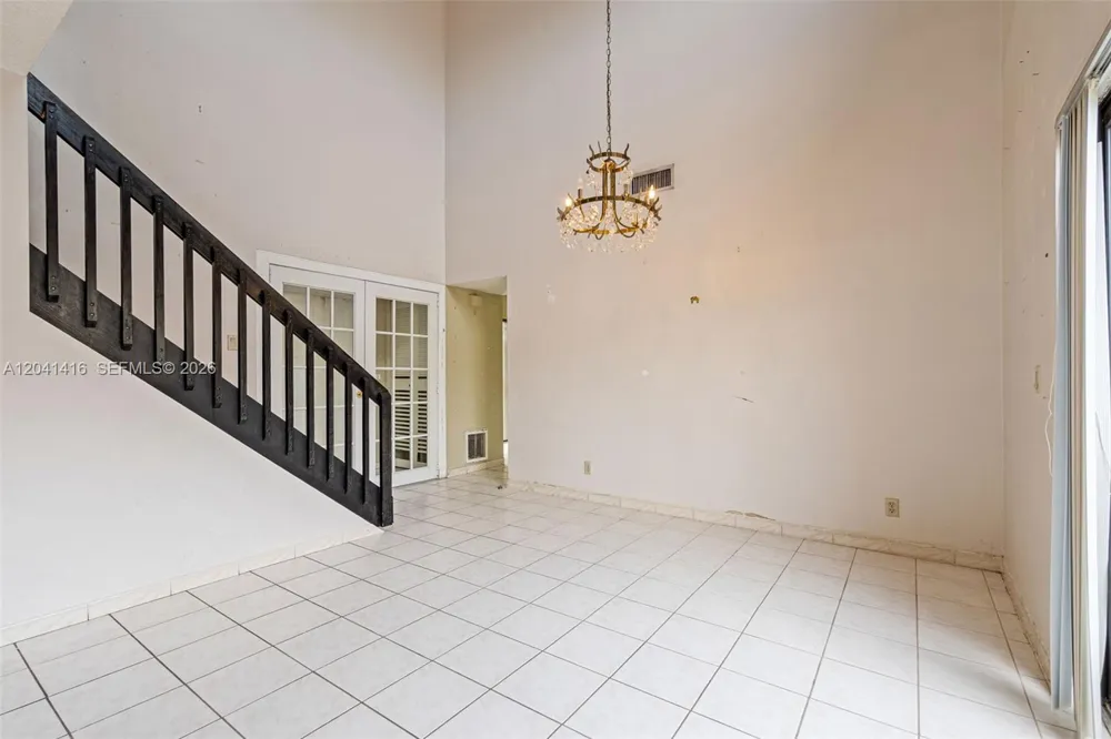 6233 NW 170th Ter Miami, FL 33015