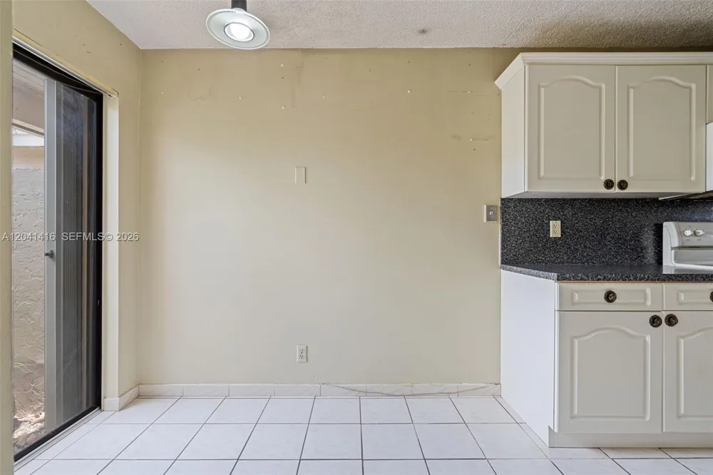 6233 NW 170th Ter Miami, FL 33015