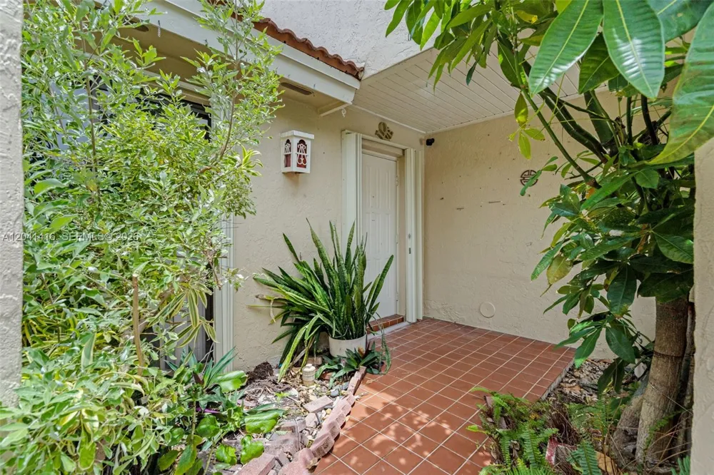 6233 NW 170th Ter Miami, FL 33015