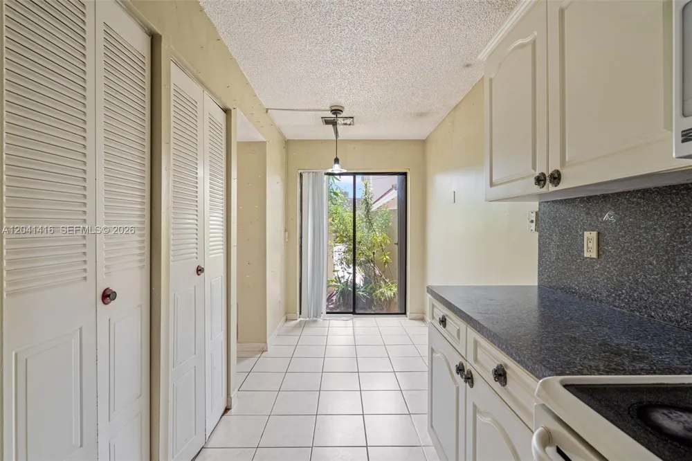 6233 NW 170th Ter Miami, FL 33015