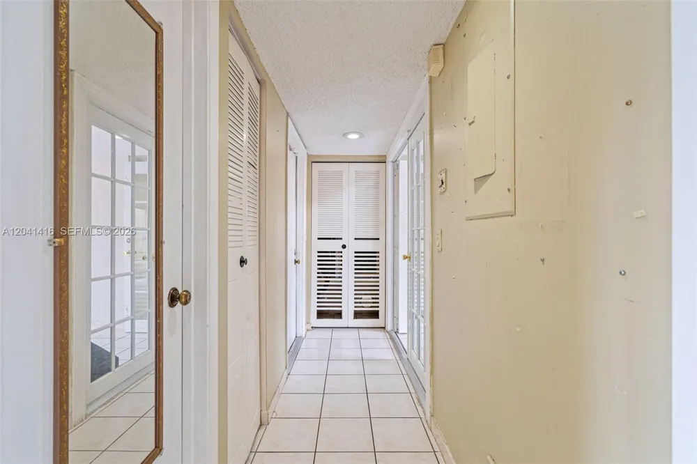 6233 NW 170th Ter Miami, FL 33015