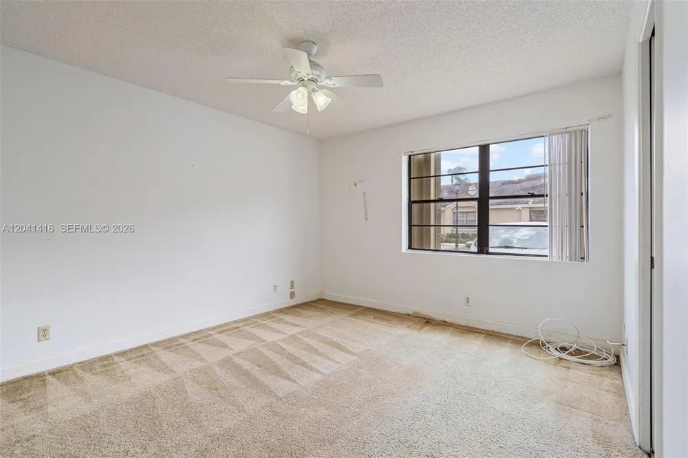 6233 NW 170th Ter Miami, FL 33015
