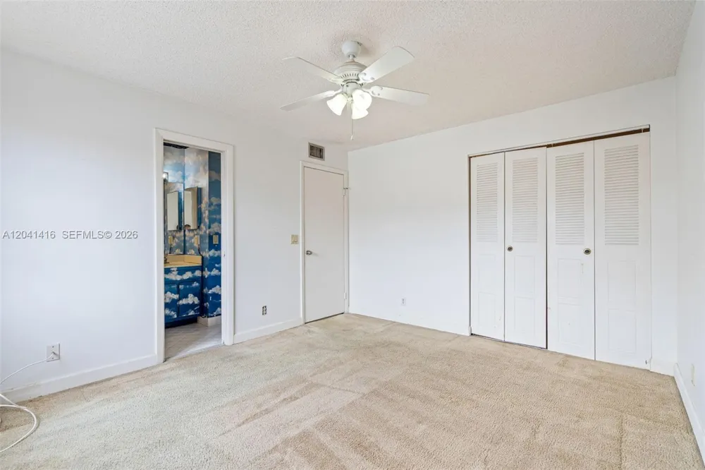 6233 NW 170th Ter Miami, FL 33015
