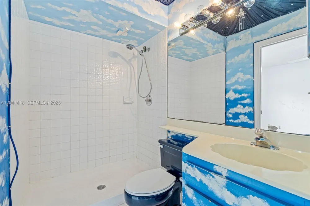6233 NW 170th Ter Miami, FL 33015