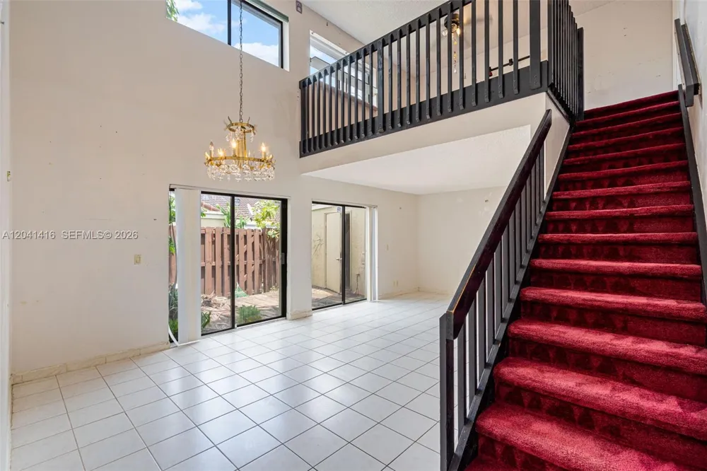 6233 NW 170th Ter Miami, FL 33015