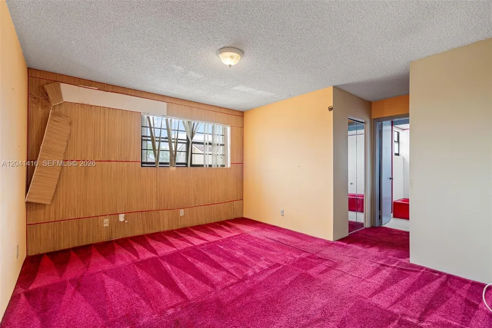 6233 NW 170th Ter Miami, FL 33015