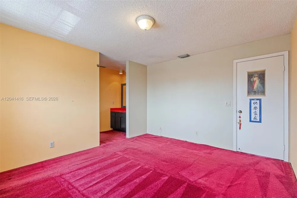 6233 NW 170th Ter Miami, FL 33015