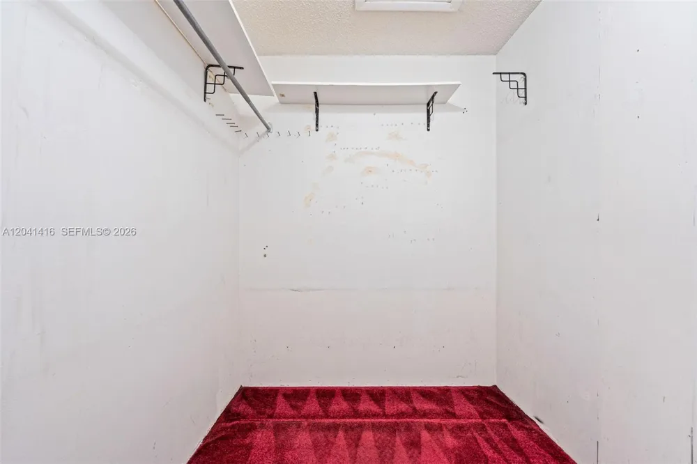6233 NW 170th Ter Miami, FL 33015