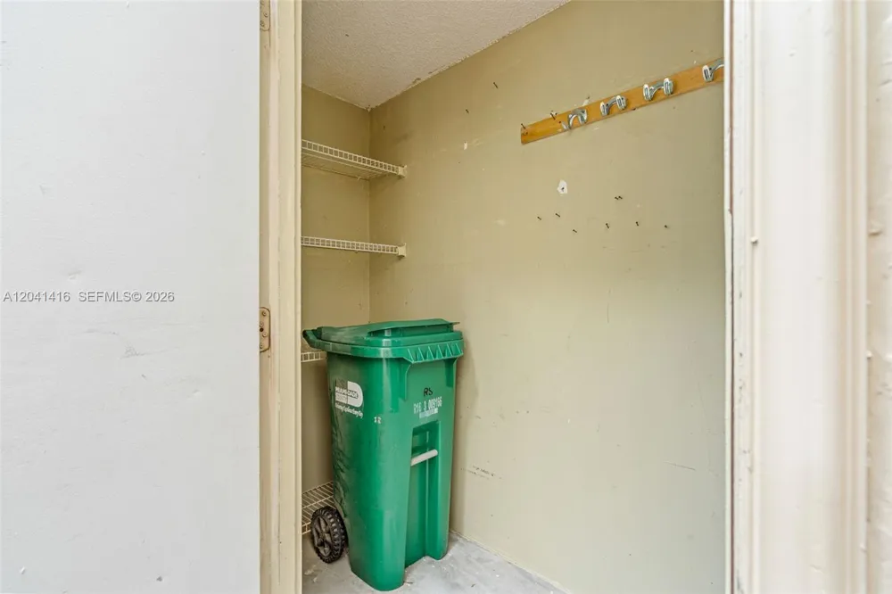 6233 NW 170th Ter Miami, FL 33015