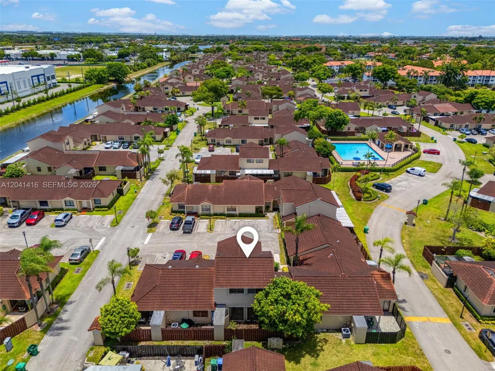 6233 NW 170th Ter Miami, FL 33015