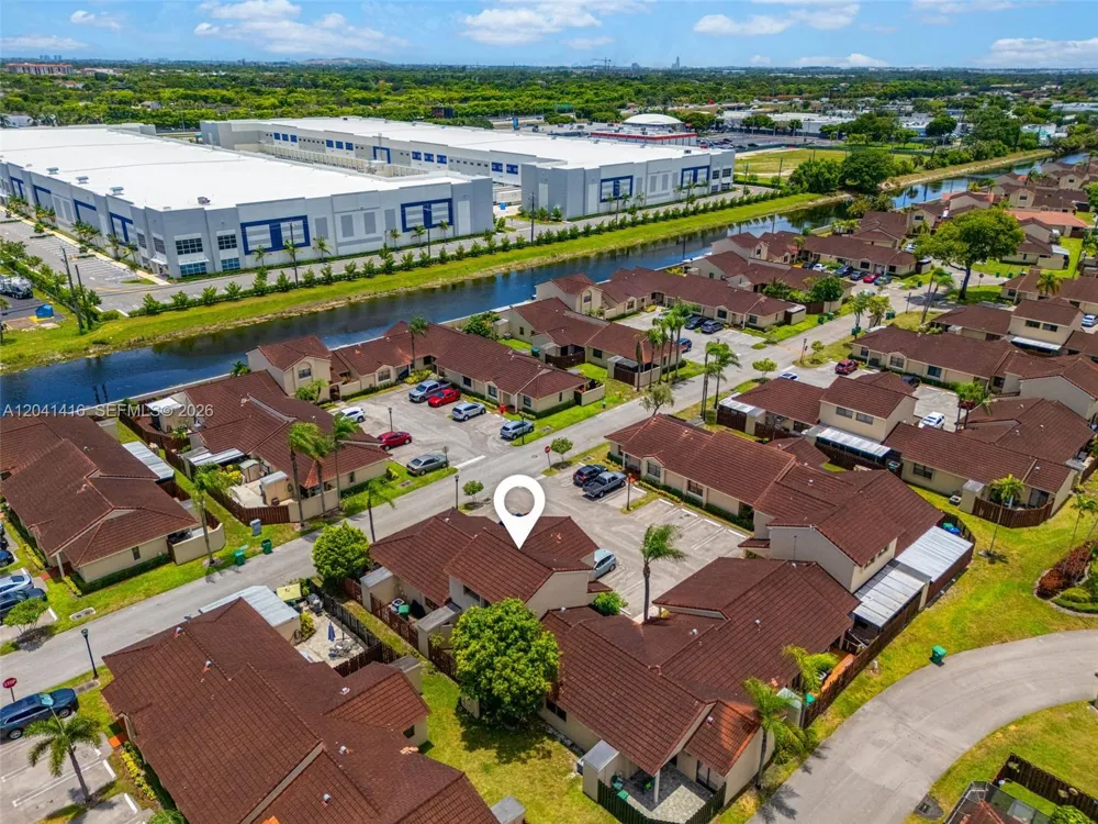 6233 NW 170th Ter Miami, FL 33015