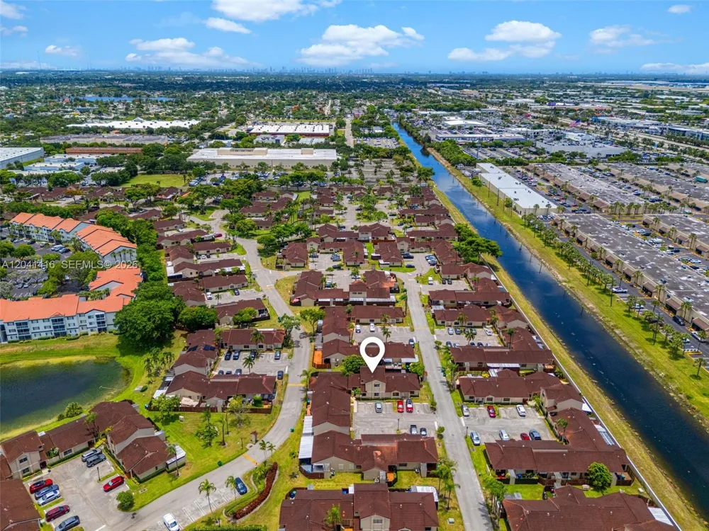 6233 NW 170th Ter Miami, FL 33015