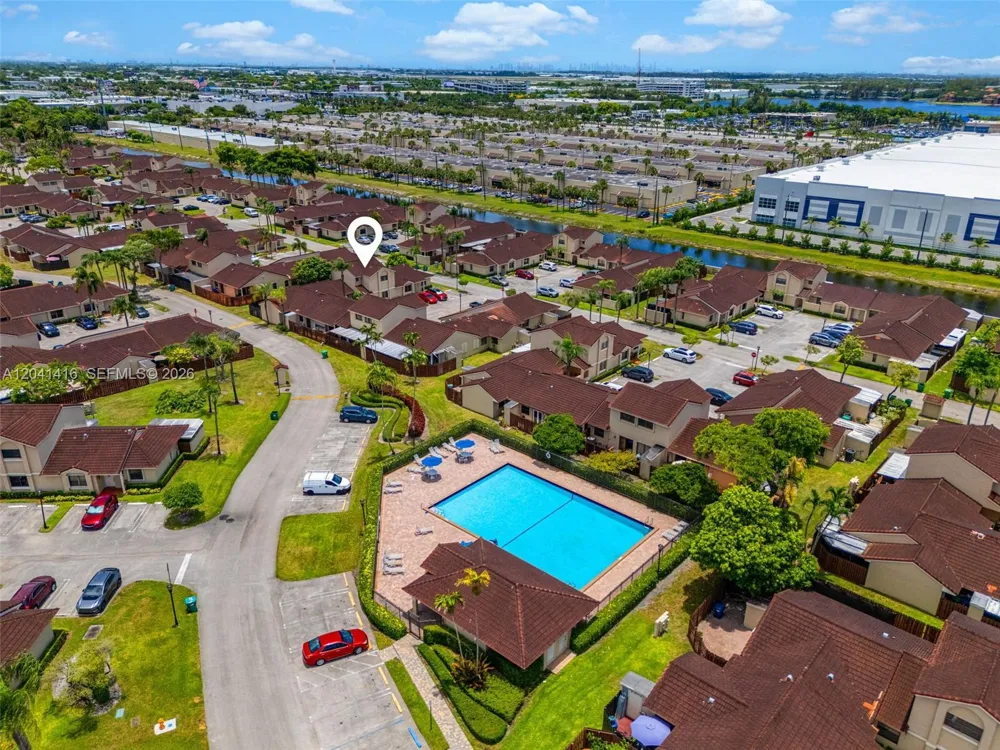 6233 NW 170th Ter Miami, FL 33015