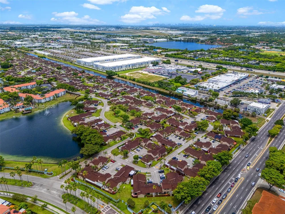 6233 NW 170th Ter Miami, FL 33015