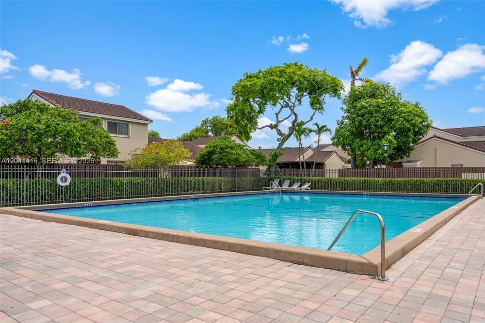 6233 NW 170th Ter Miami, FL 33015