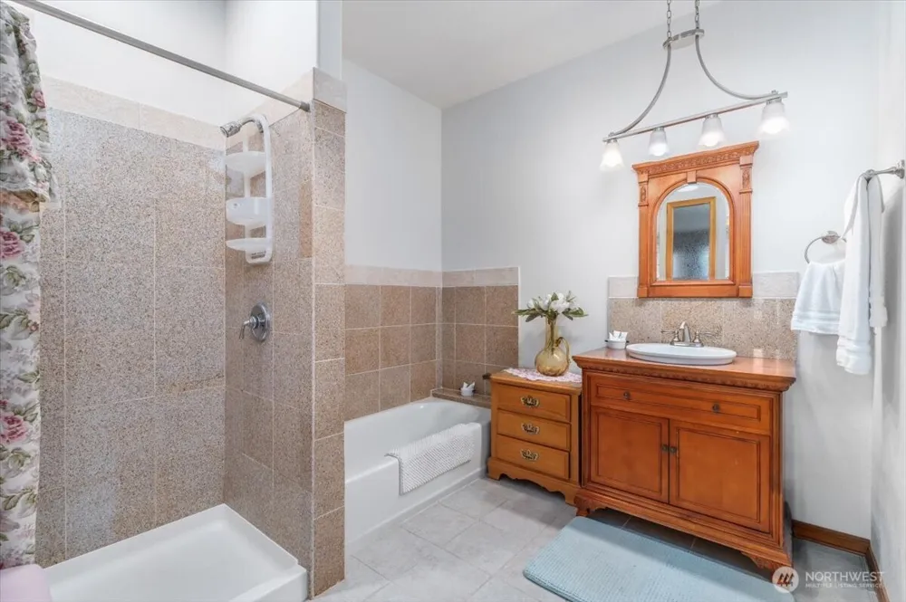 7371 Ridgeview Drive Chelan, WA 98816