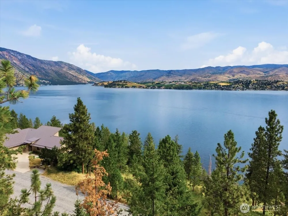 7371 Ridgeview Drive Chelan, WA 98816