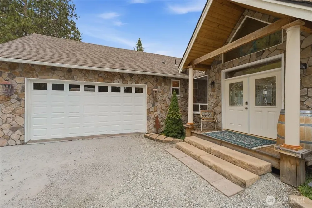 7371 Ridgeview Drive Chelan, WA 98816