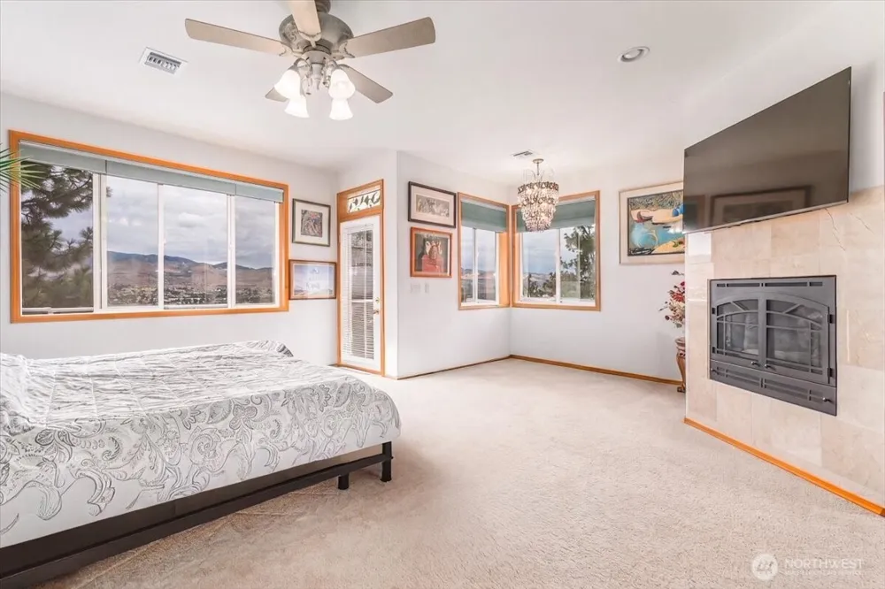 7371 Ridgeview Drive Chelan, WA 98816