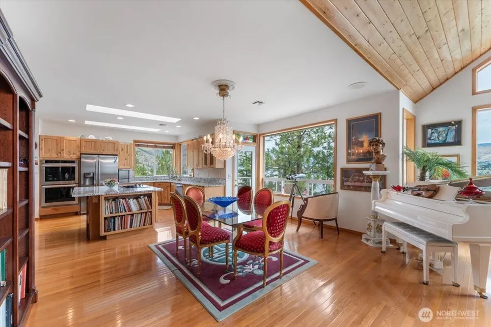 7371 Ridgeview Drive Chelan, WA 98816