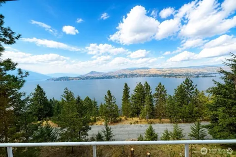 7371 Ridgeview Drive