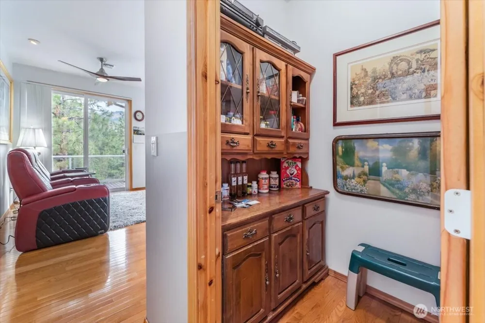 7371 Ridgeview Drive Chelan, WA 98816