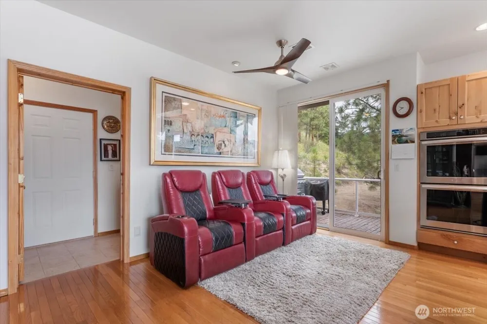 7371 Ridgeview Drive Chelan, WA 98816