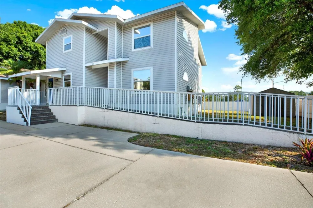 107 47TH AVENUE St Petersburg, FL 33703