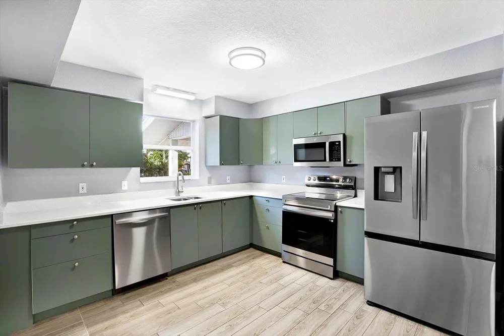 107 47TH AVENUE St Petersburg, FL 33703