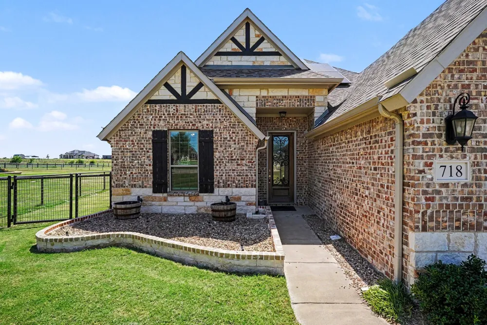 718 Cactus Creek Court Godley, TX 76044