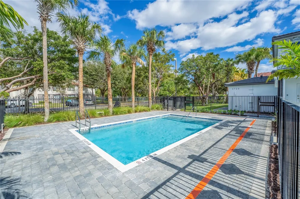 5125 SW 37th St Pembroke Park, FL 33023